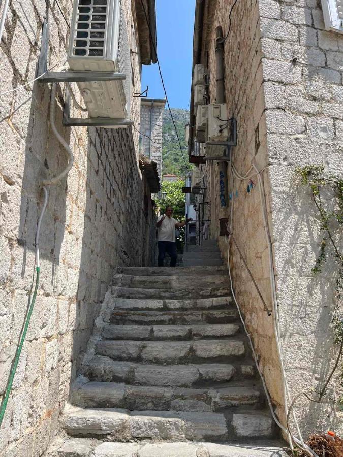 Apartman Dado Perast Esterno foto